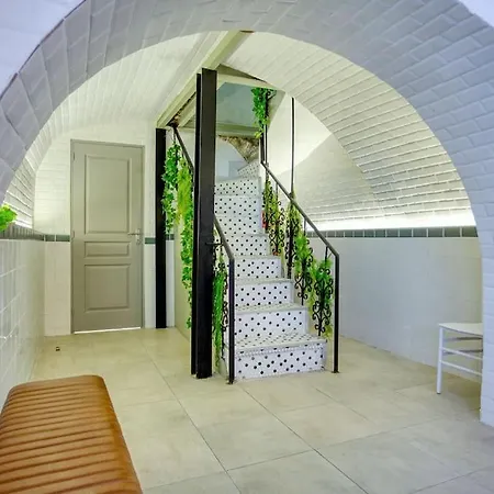 Апартаменты Le Nid Parisien Triplex Cosy Et Chaleureux Париж