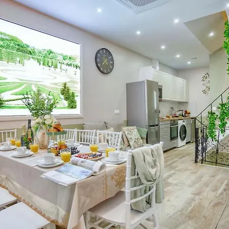 Апартаменты Le Nid Parisien Triplex Cosy Et Chaleureux Париж