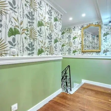Апартаменты Le Nid Parisien Triplex Cosy Et Chaleureux