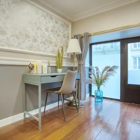 Апартаменты Le Nid Parisien Triplex Cosy Et Chaleureux Париж