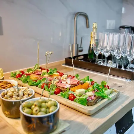 Апартаменты Le Nid Parisien Triplex Cosy Et Chaleureux Париж