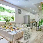 Apartment Le Nid Parisien Triplex Cosy Et Chaleureux Paris